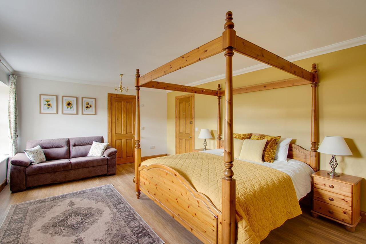 Home Farm B&B - Sunflower Room Forfar Bagian luar foto