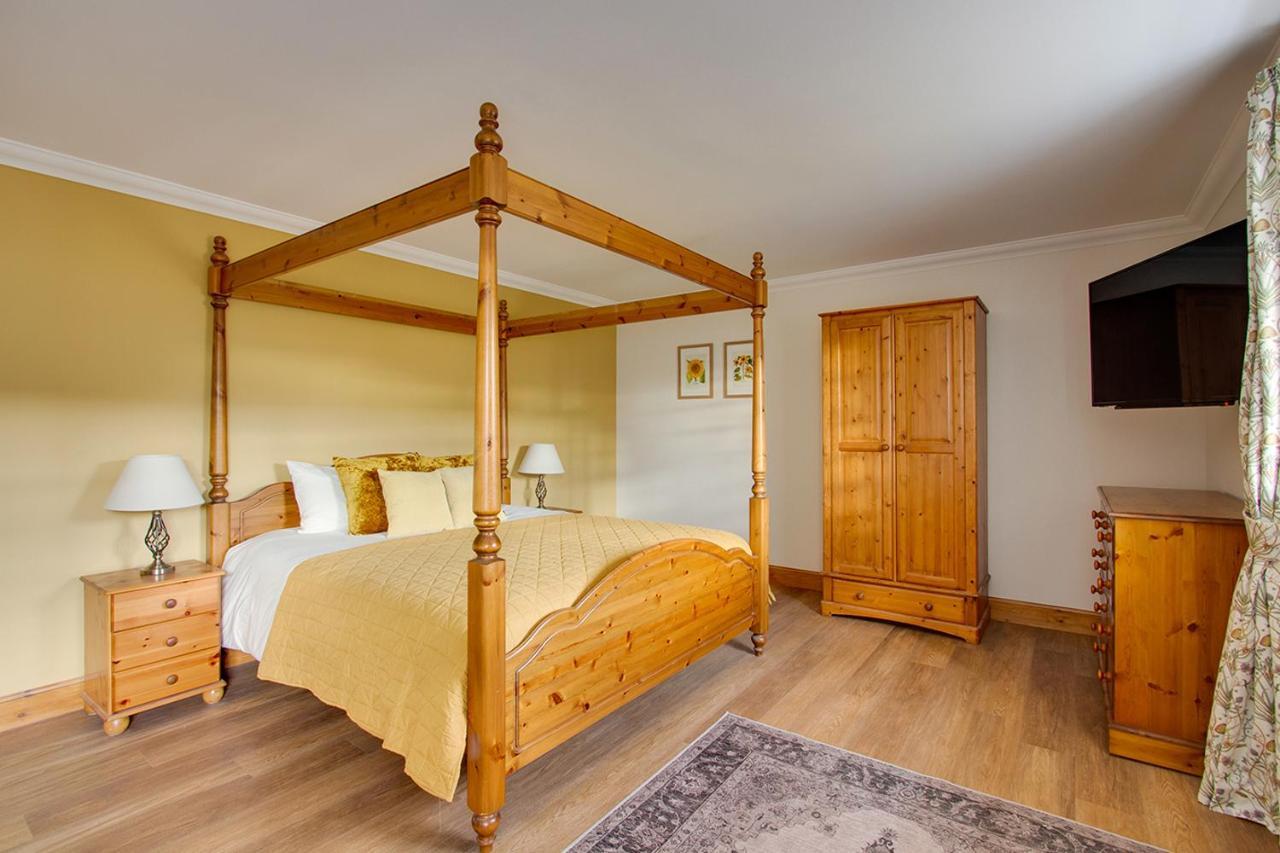 Home Farm B&B - Sunflower Room Forfar Bagian luar foto